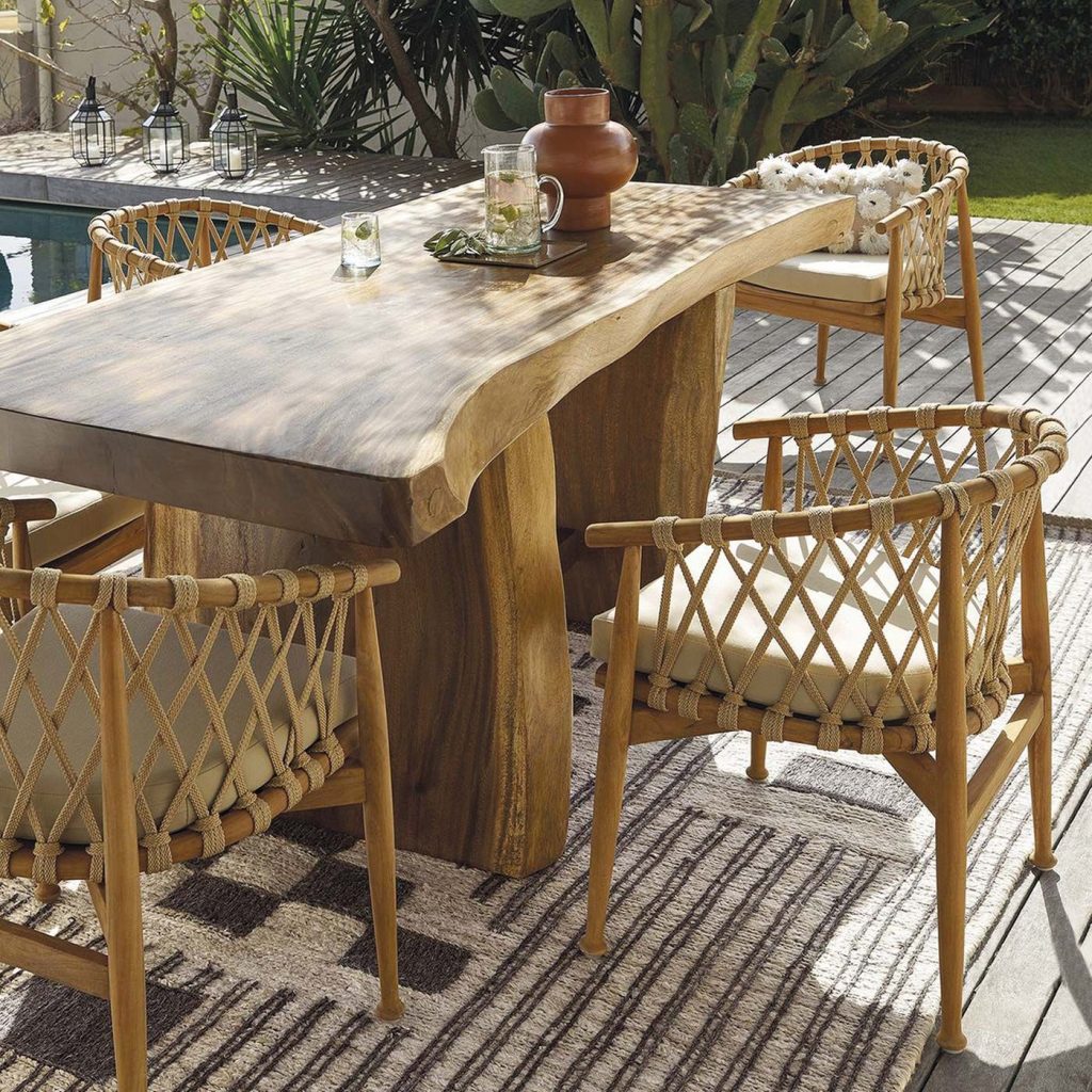 Mesa de madera para jardín